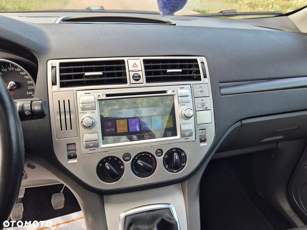 Ford Kuga 2.0 TDCi 2x4 Titanium - 32