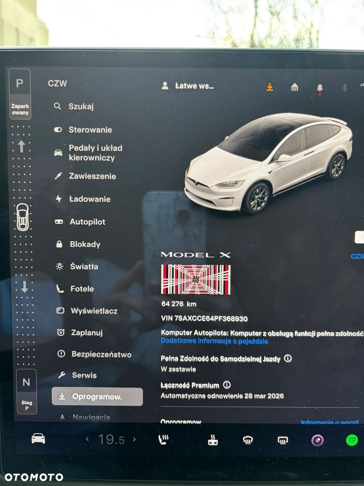 Tesla Model X Plaid - 12