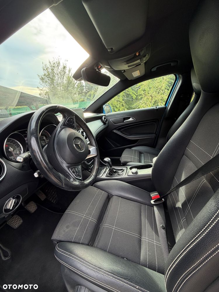 Mercedes-Benz GLA - 12