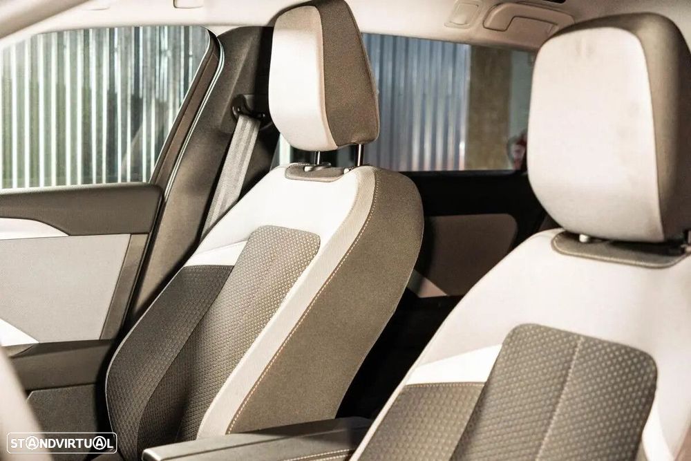 Opel Astra Sports Tourer - 36