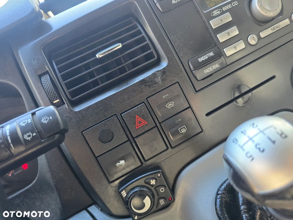 Ford Transit - 13