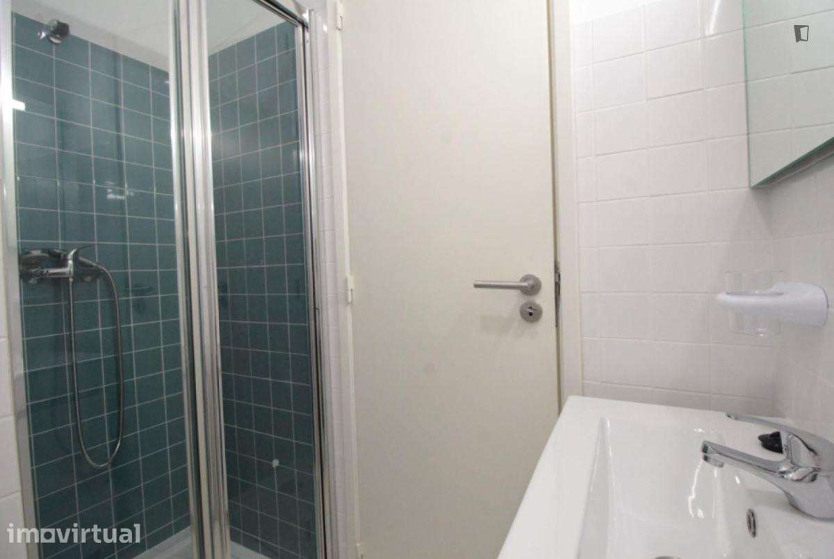 Quarto - localizado em São Romão Coimbra - Grande imagem: 3/10