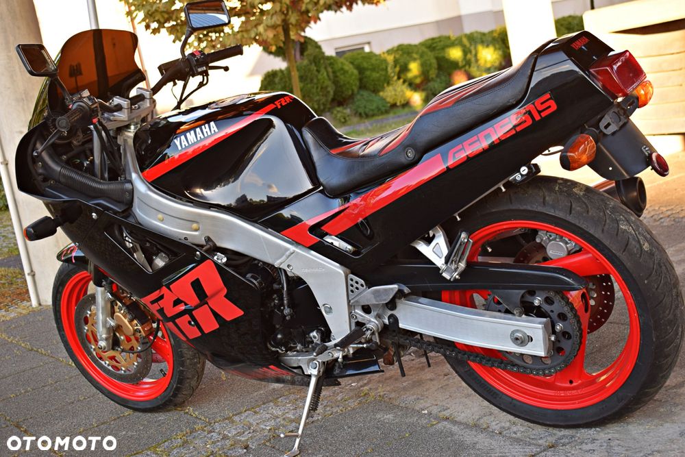 Yamaha FZR - 6