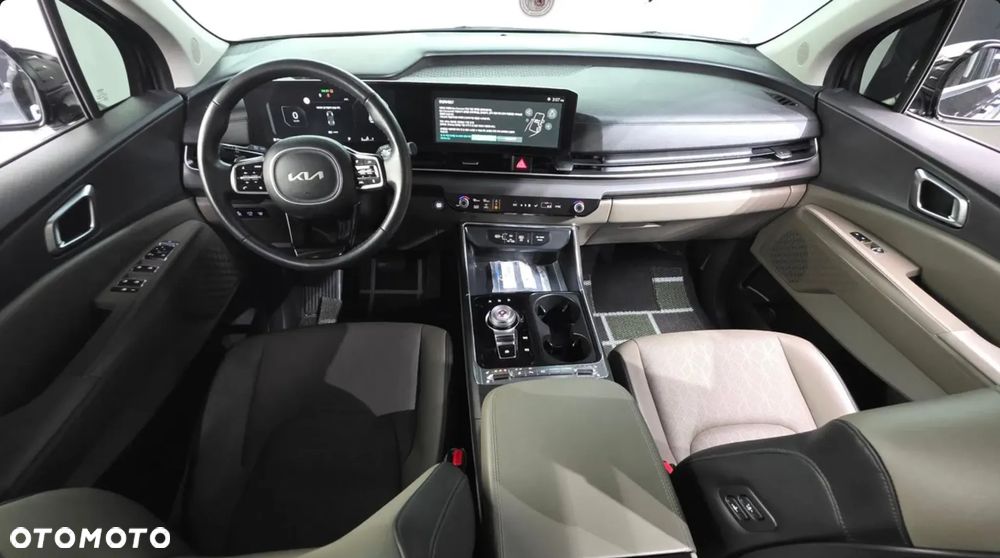 Kia Carnival - 3
