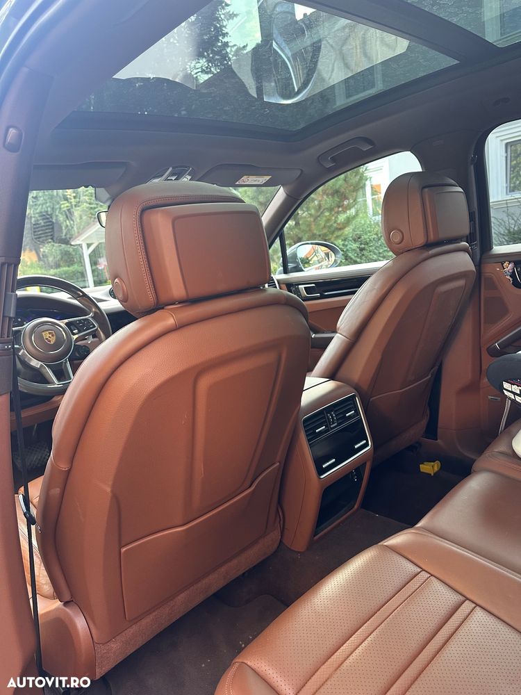 Porsche Cayenne Standard - 8