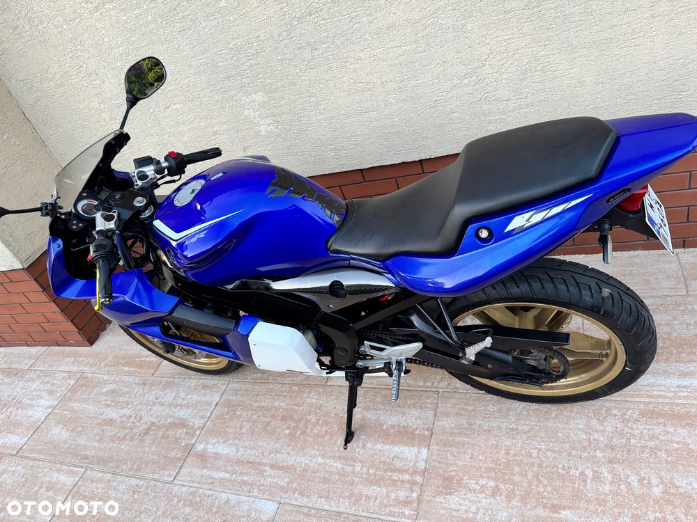 Yamaha TZR - 11