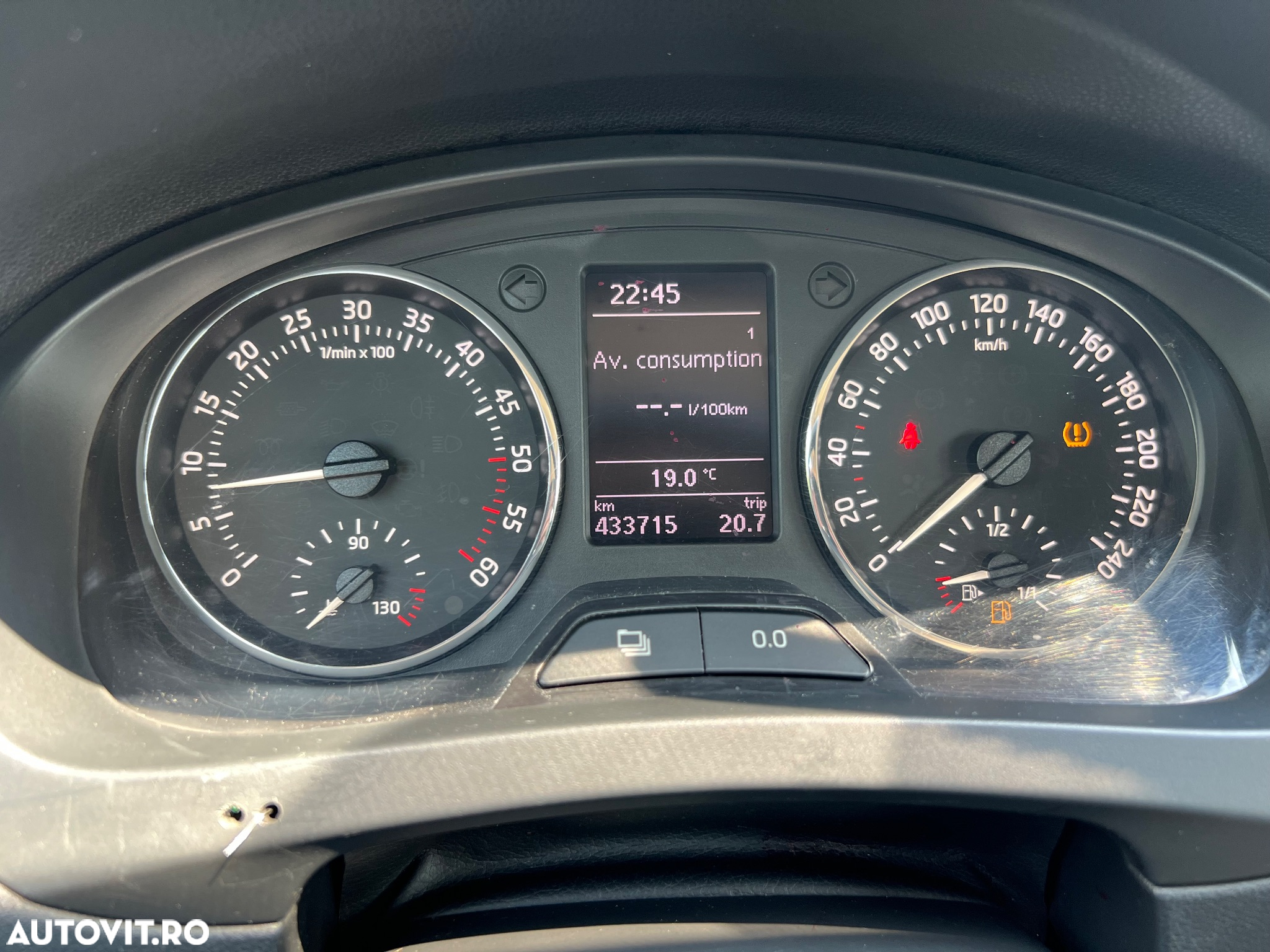 Skoda RAPID 1.6 TDI Active - 10