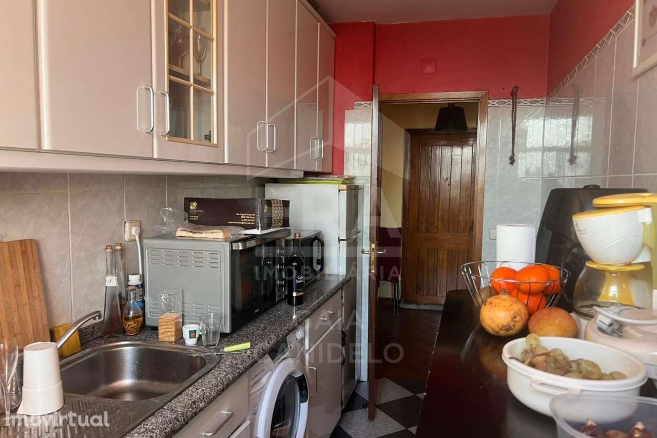 T2 com Enorme Terraço em Localização Privilegiada - Grande imagem: 4/13