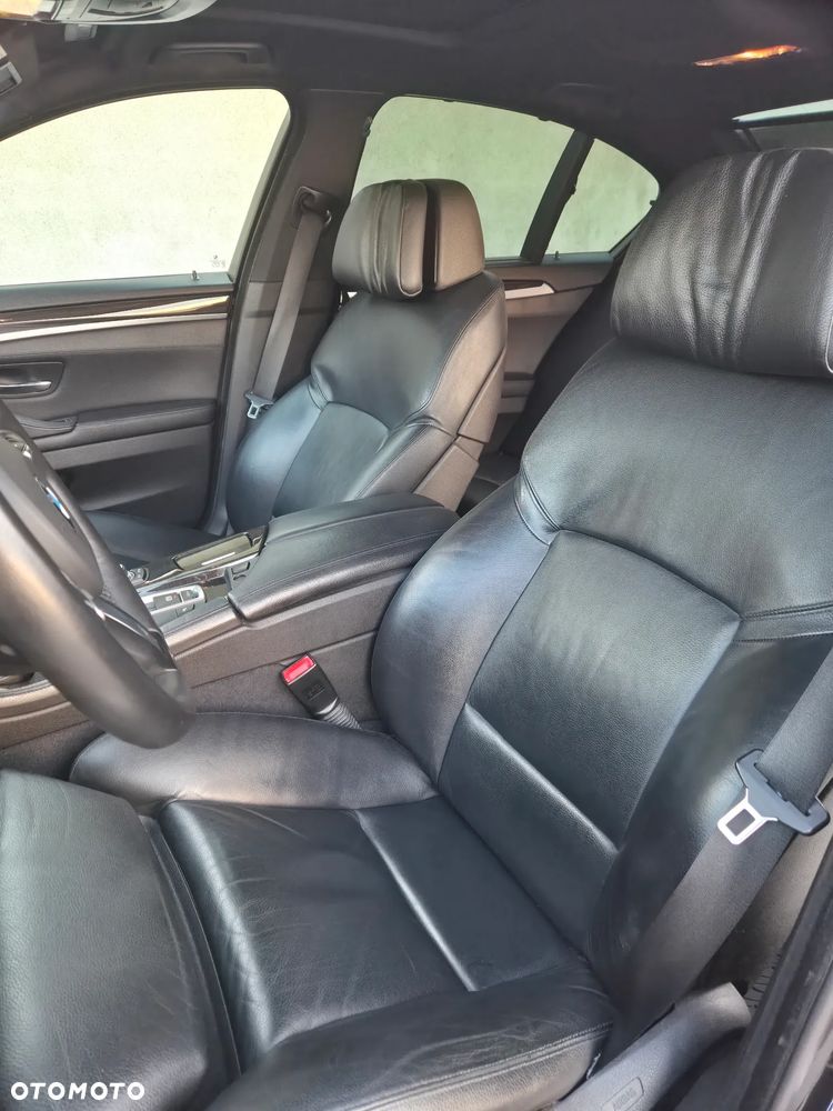 BMW Seria 5 525d - 9