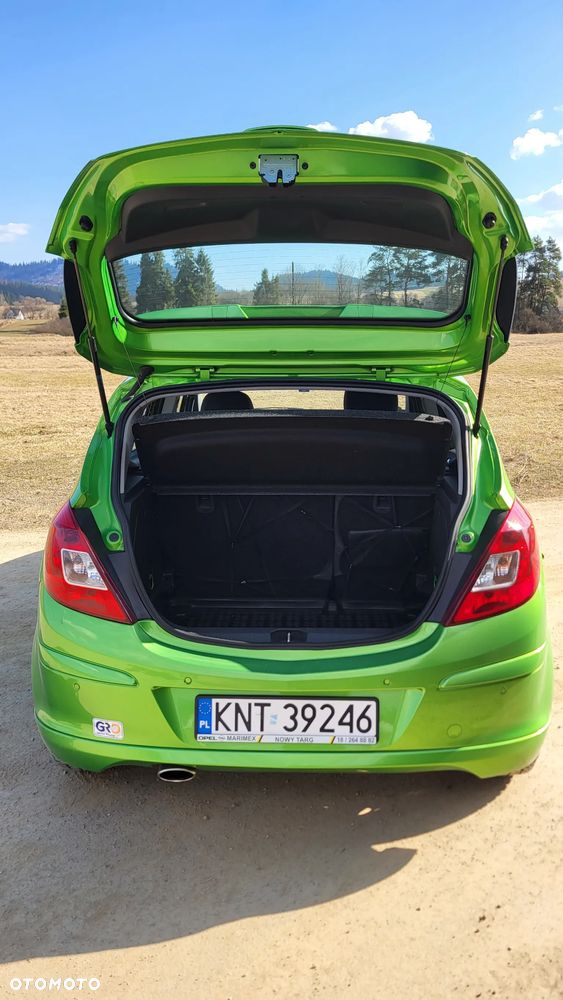 Opel Corsa 1.2 16V Edition / Active - 10