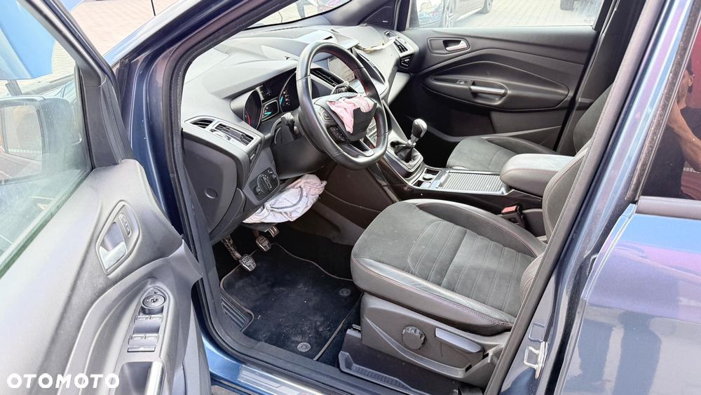 Ford Kuga 1.5 EcoBoost ST-LINE - 14