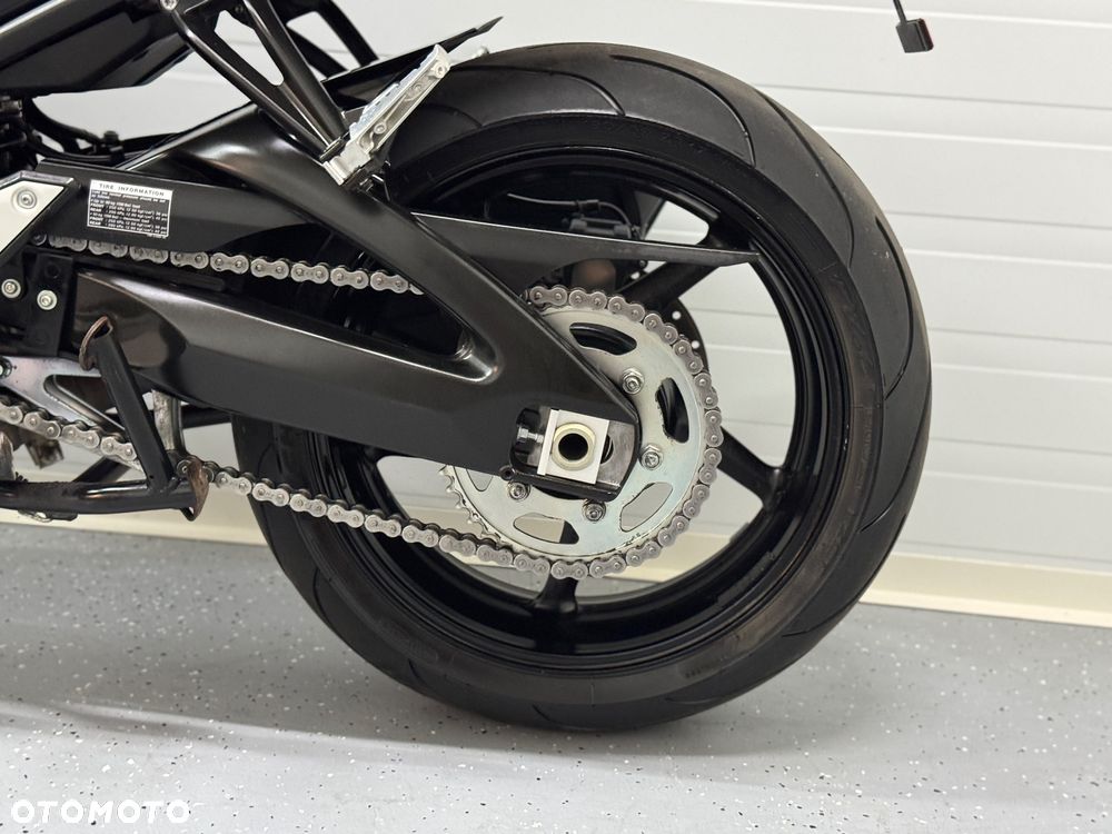 Yamaha FZ - 13