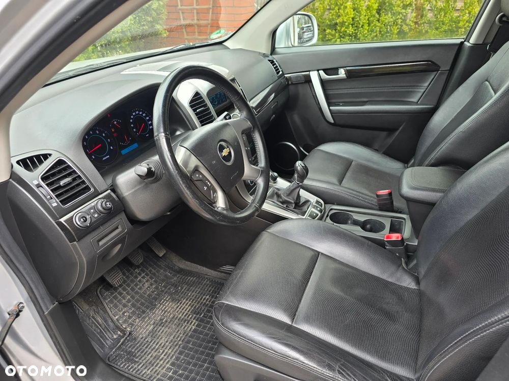 Chevrolet Captiva 2.4 AWD LT+ - 6