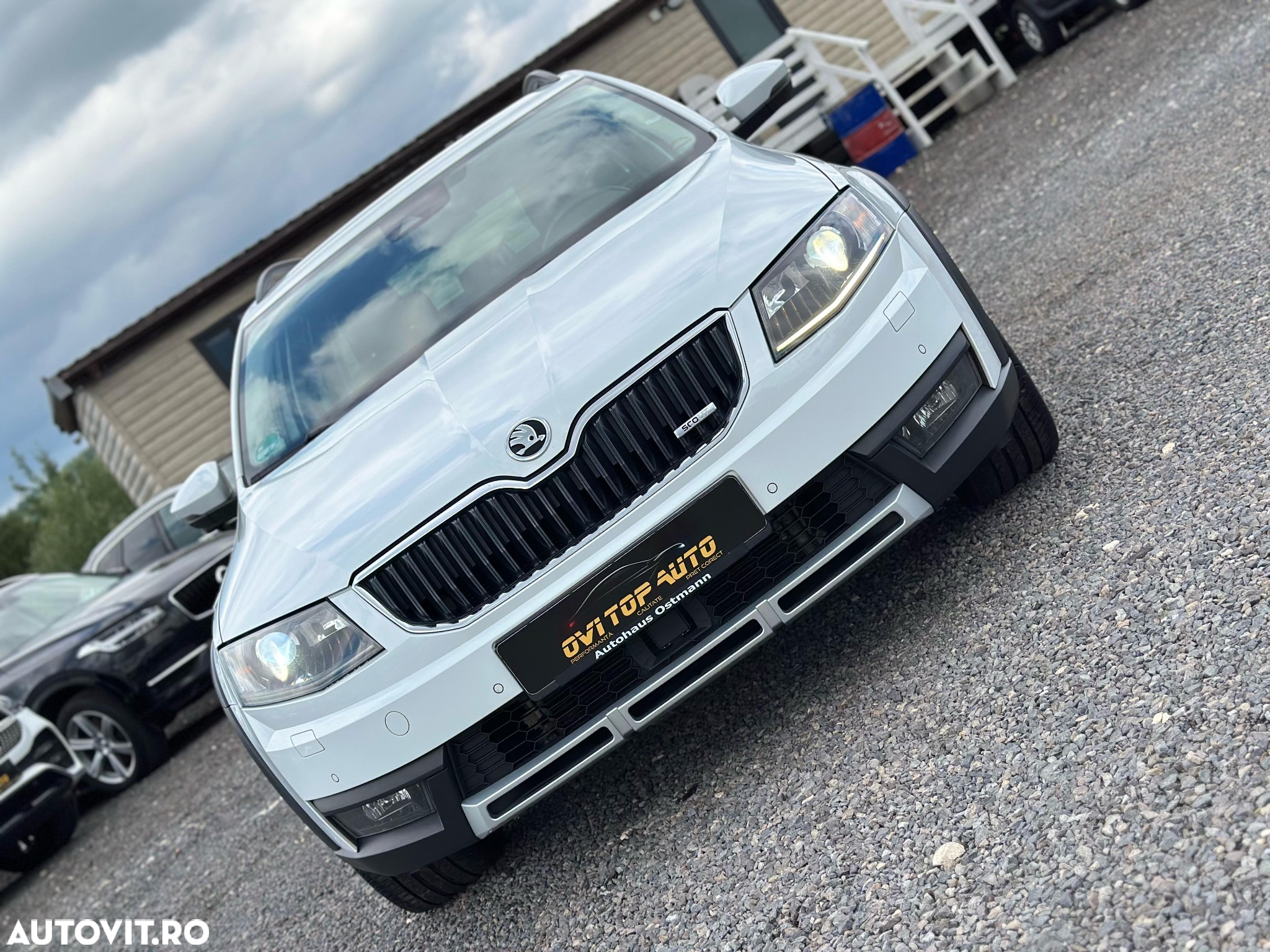 Skoda Octavia 2.0 TDI 4x4 DSG Scout - 11