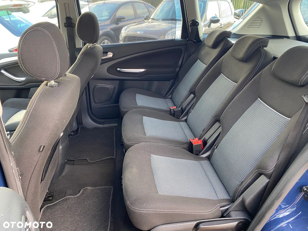 Ford S-Max - 13
