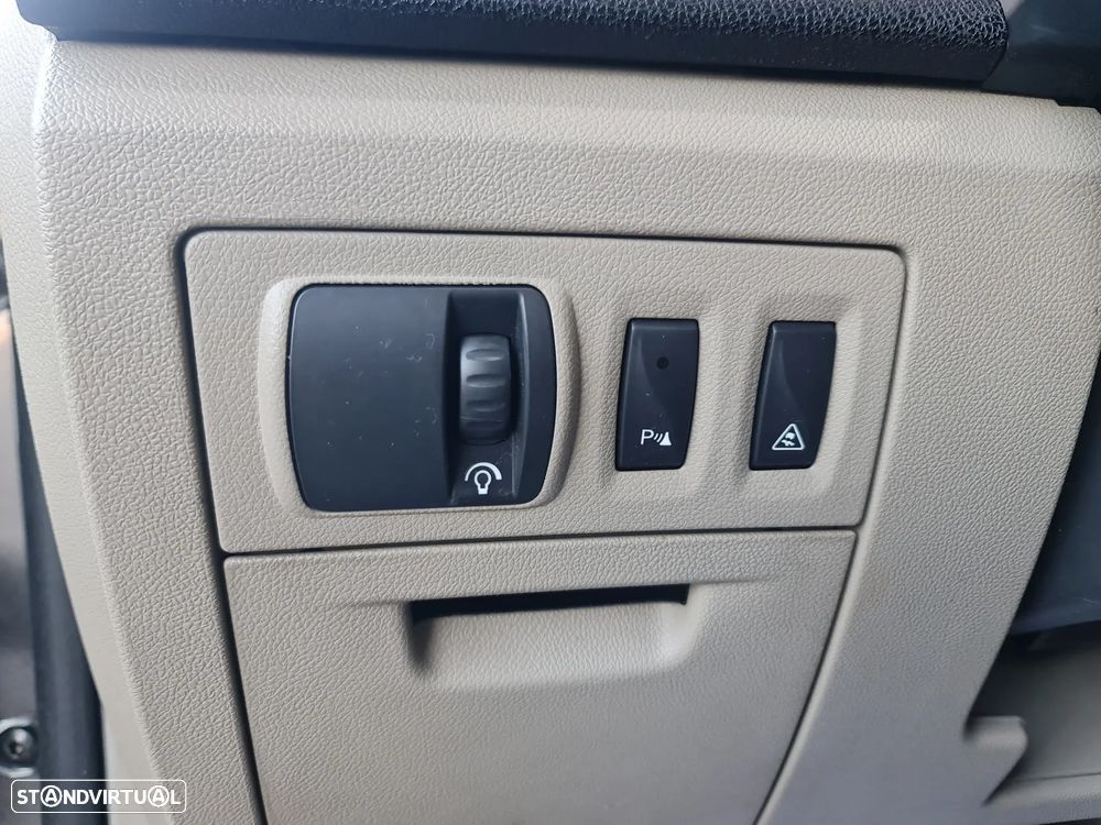 Renault Laguna 2.0 dCi Initiale Aut. - 24