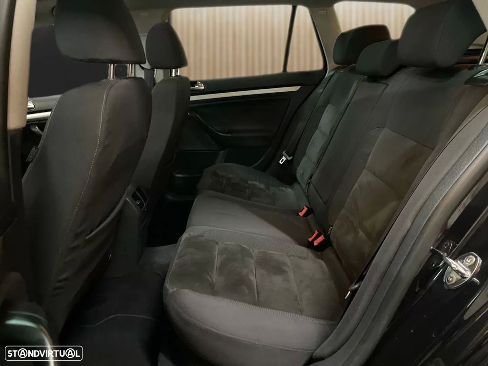 VW Golf Variant 1.6 TDi Highline DSG - 18