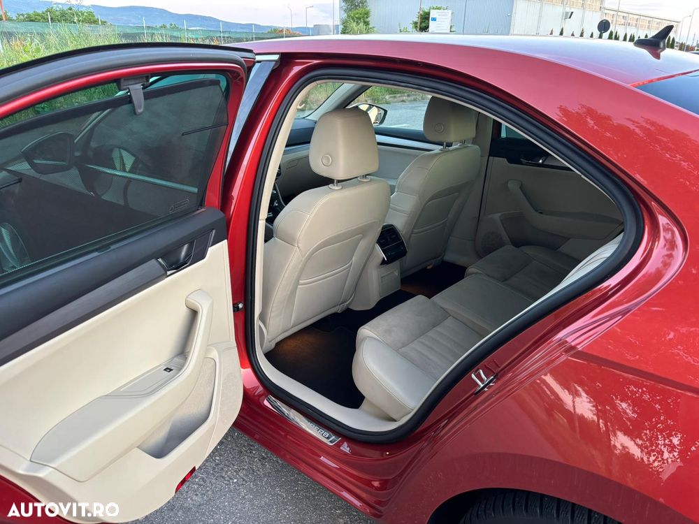 Skoda Superb 2.0 TDI DSG Premium Edition - 10