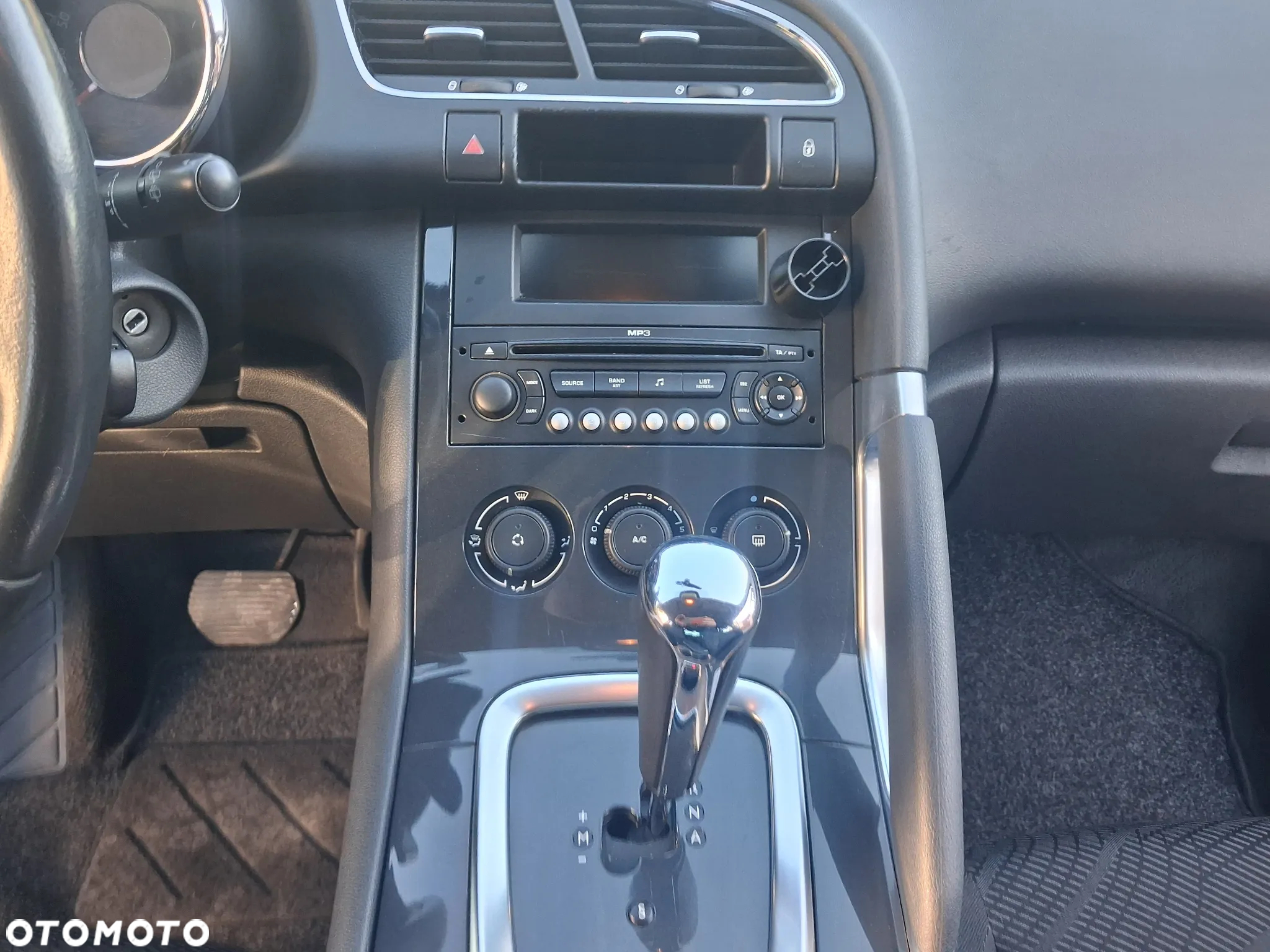 Peugeot 3008 HDi FAP 110 EGS6 Business-Line - 19