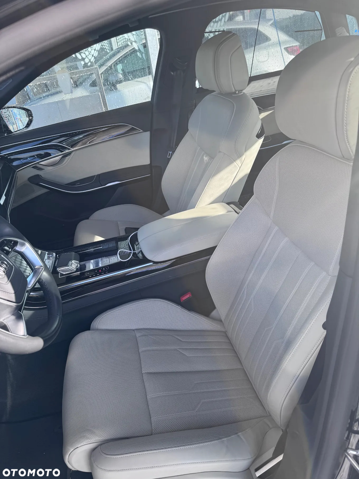 Audi A8 - 6