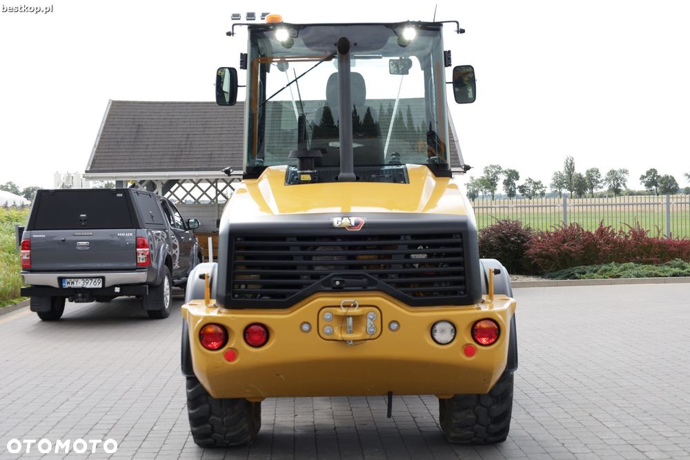 Caterpillar CAT 908M - 7