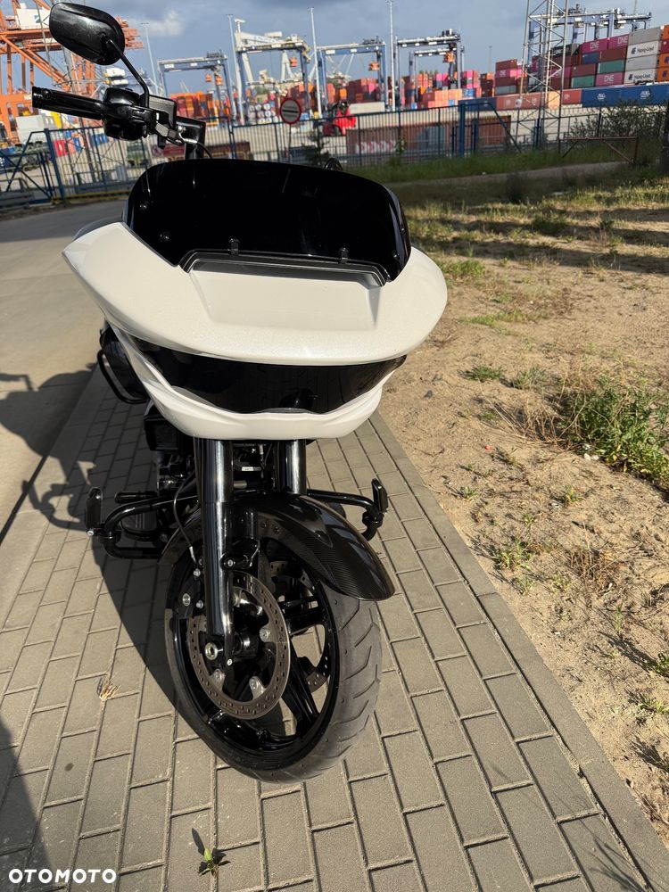 Harley-Davidson Touring Road Glide - 4