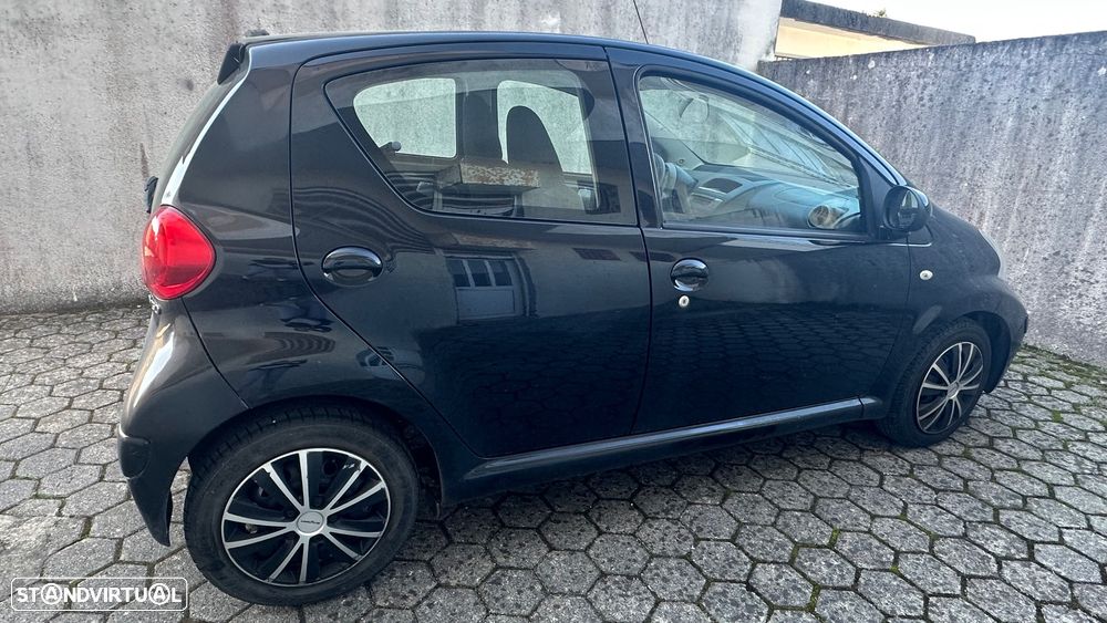Toyota Aygo City - 1