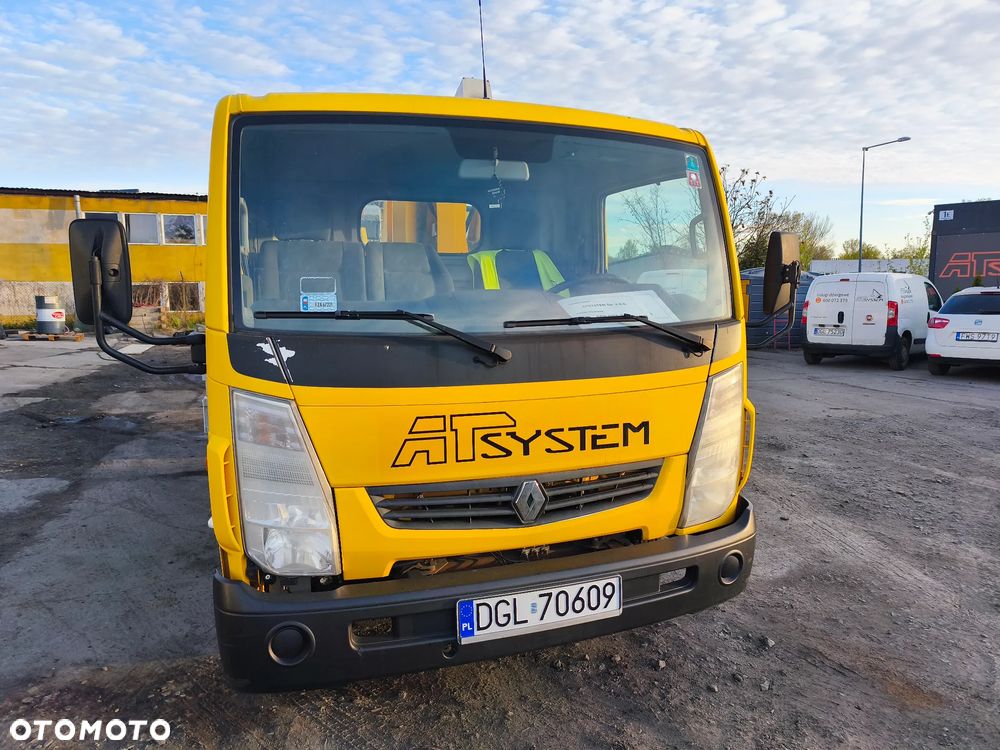 Renault Maxity - 8
