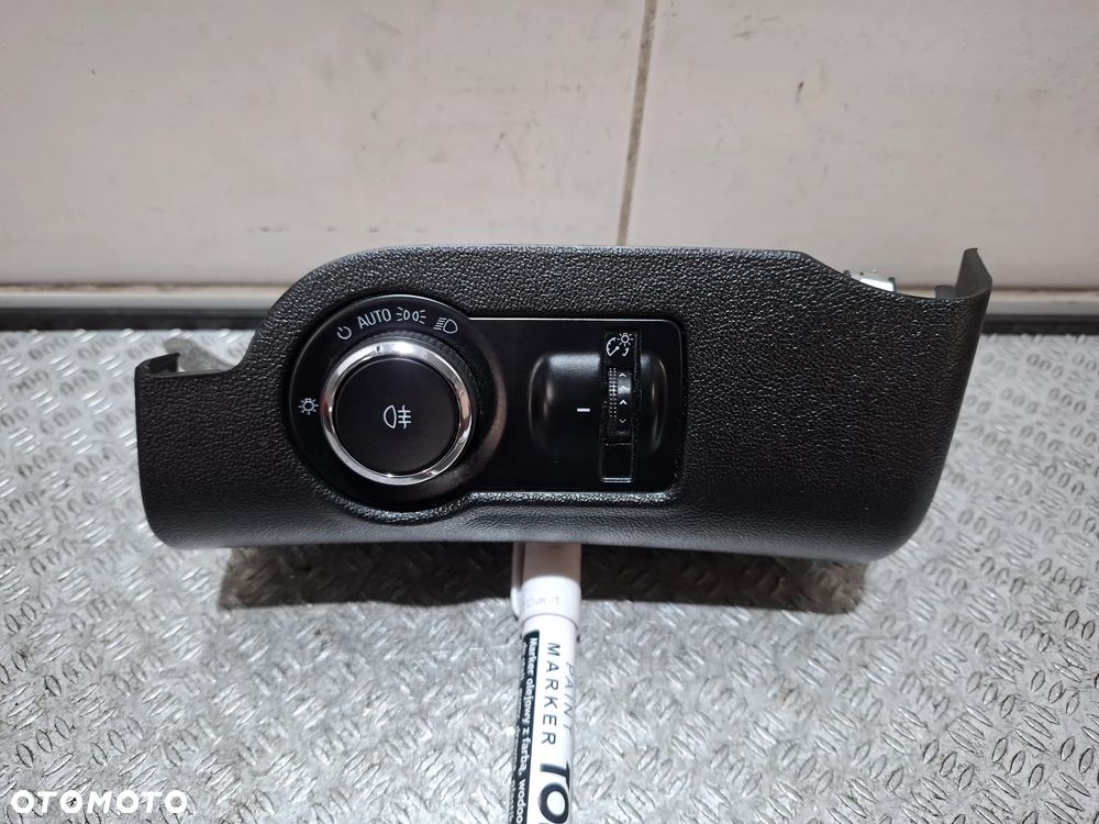 Włącznik świateł EU Opel Insignia A lift 2011 rok nr 13268710 - 1