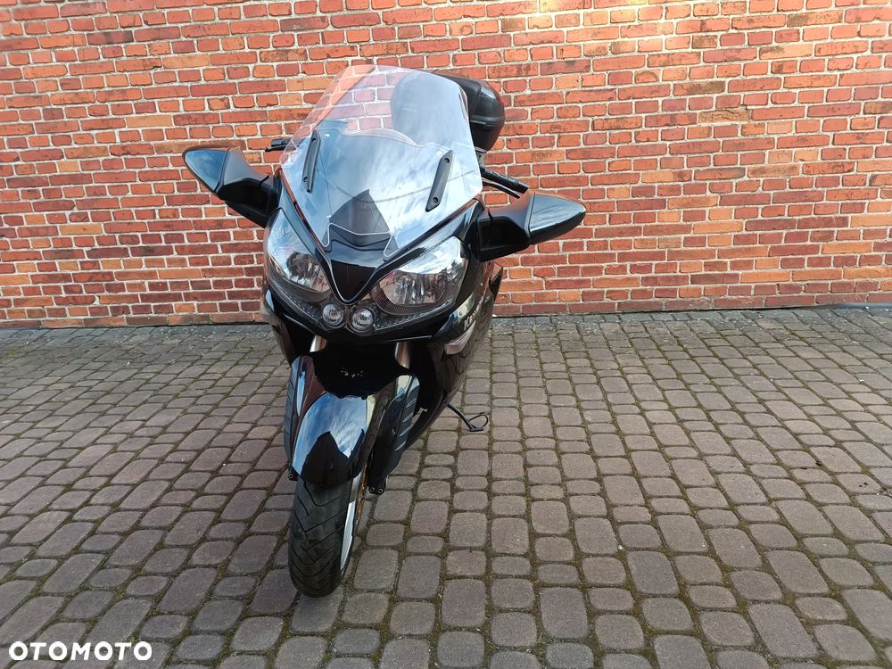 Kawasaki GTR - 15