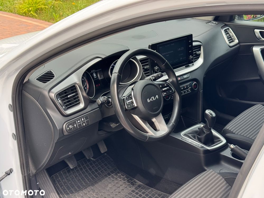 Kia Ceed 1.5 T-GDI M - 11