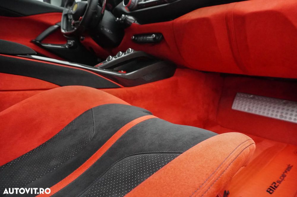 Ferrari 812 - 19