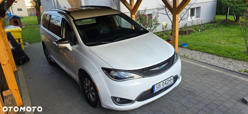 Chrysler Pacifica - 17