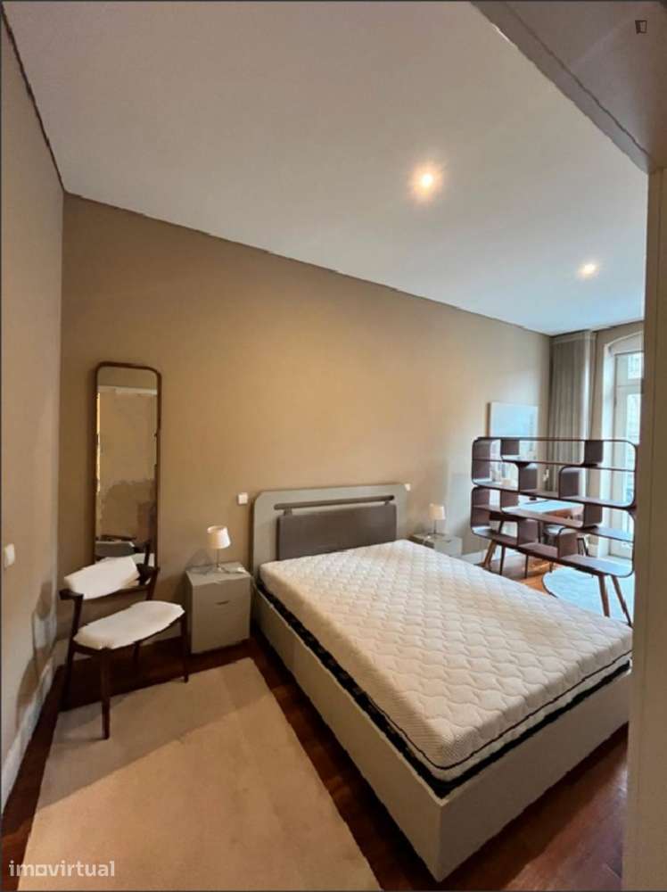Apartamento com 1 quartos - localizado em Sé Porto - Grande imagem: 3/15