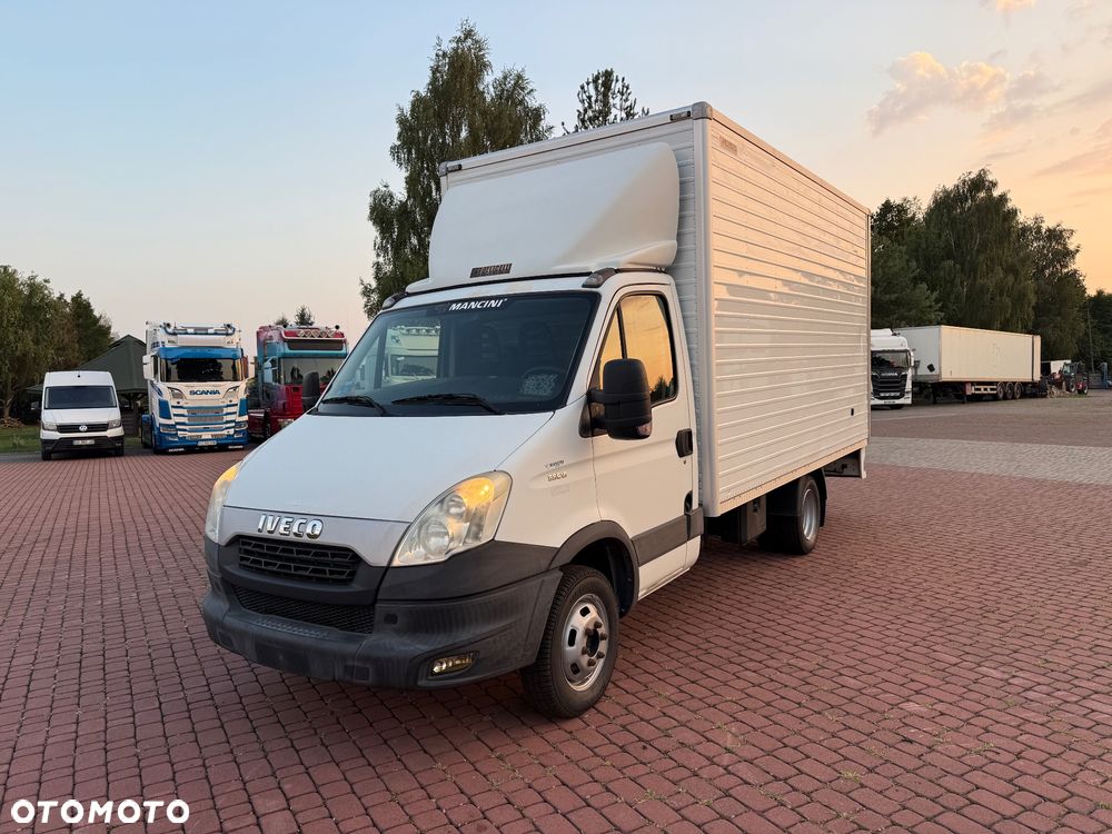 Iveco Daily 35C15 *3.0D* NOWY SILNIK* KONTENER 4.3M *NOWE KOŁA* KLIMA* TEMPOMAT* ZADBANY* - 1