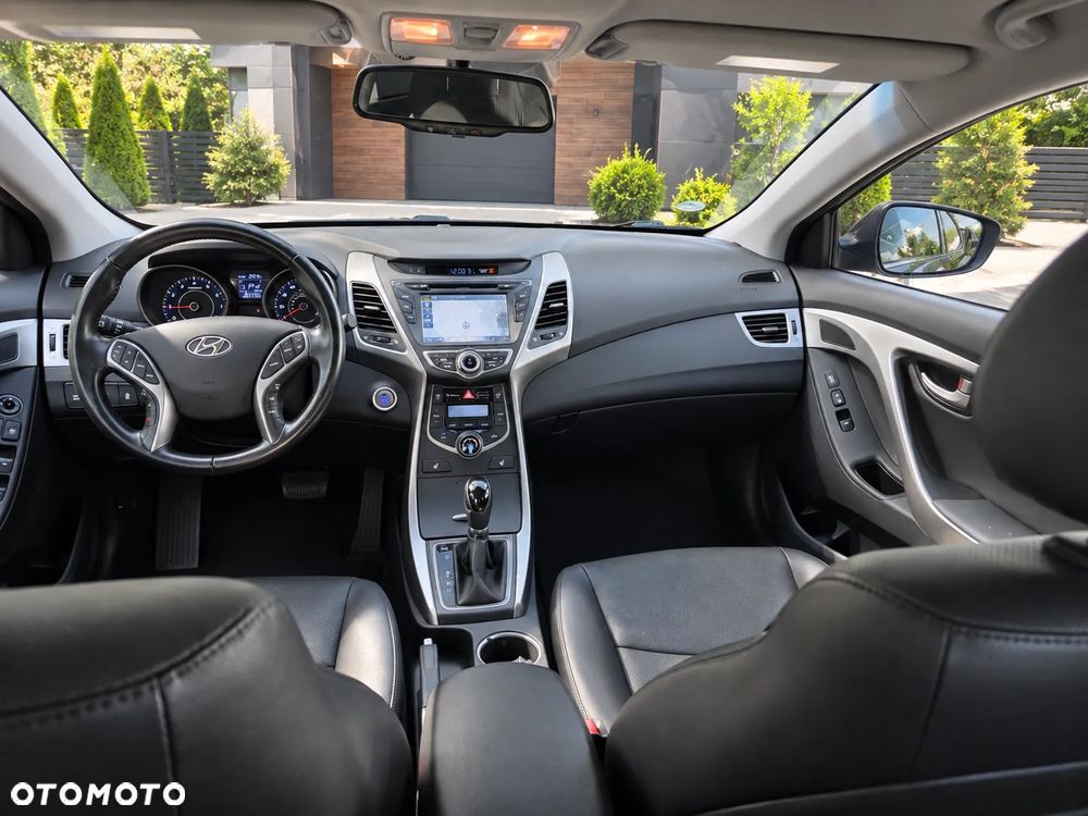 Hyundai Elantra - 5