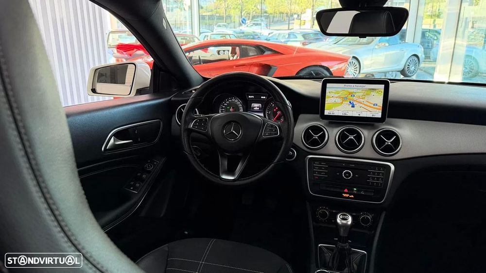 Mercedes-Benz CLA 200 d Shooting Brake AMG Line - 28