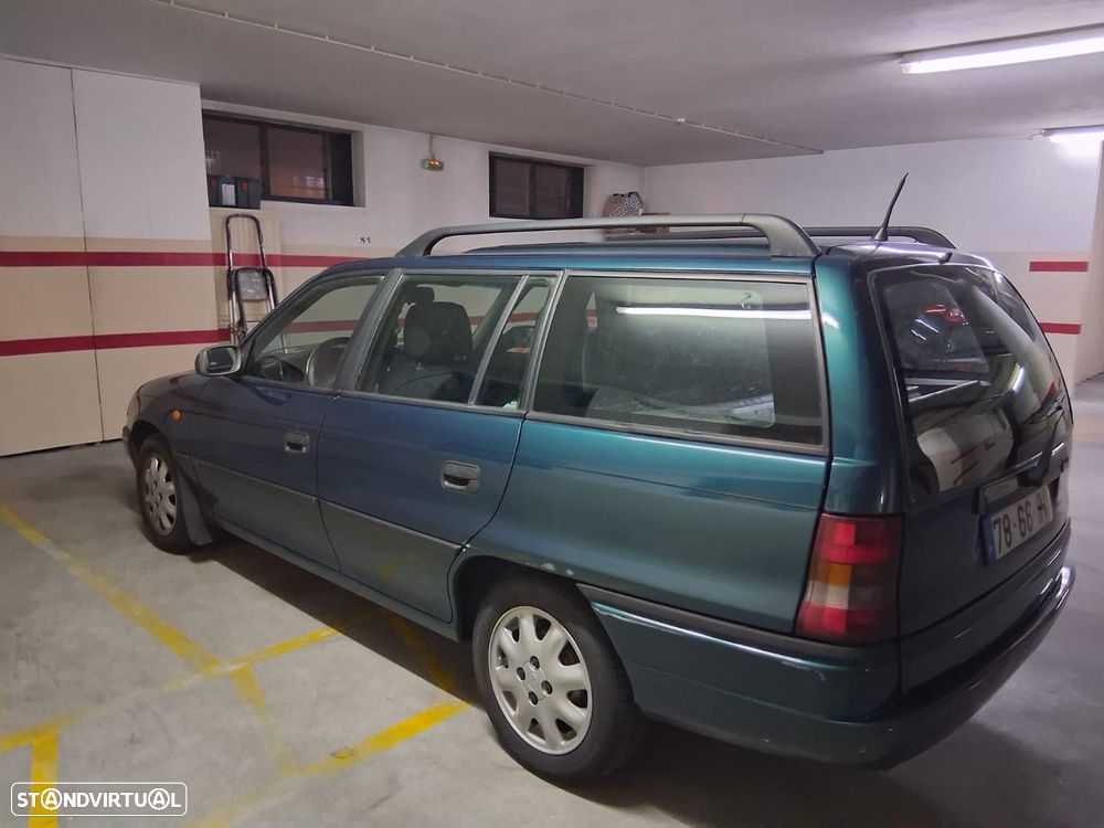 Opel Astra Caravan 1.4i 16V - 3