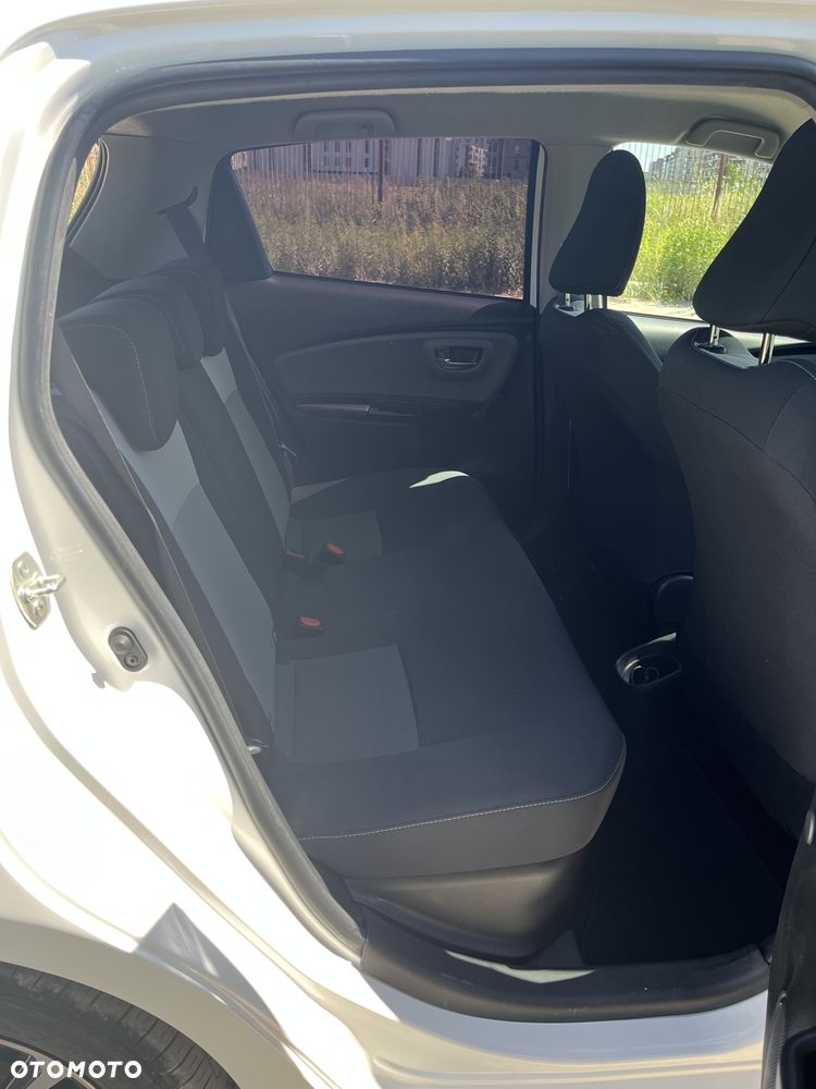 Toyota Yaris - 10