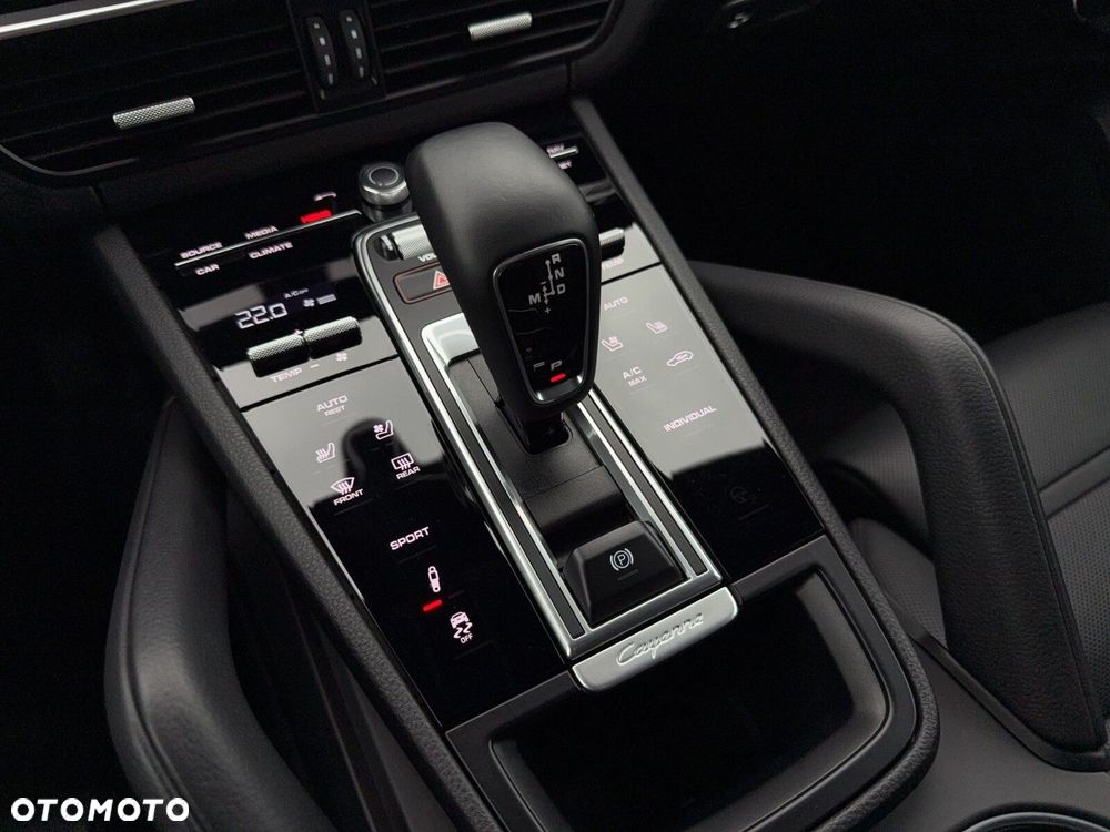 Porsche Cayenne - 30