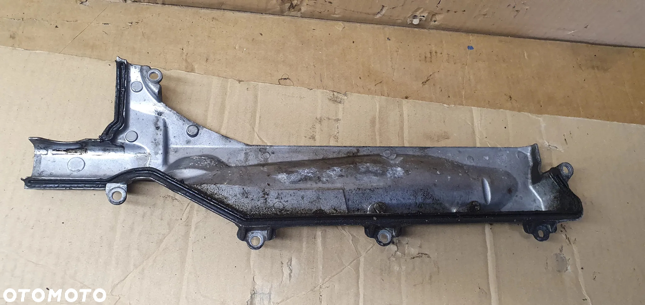 Pokrywa osłona zaworów wtryskiwaczy dekiel Mercedes ML W163 4.0 CDI A6280161224 - 3