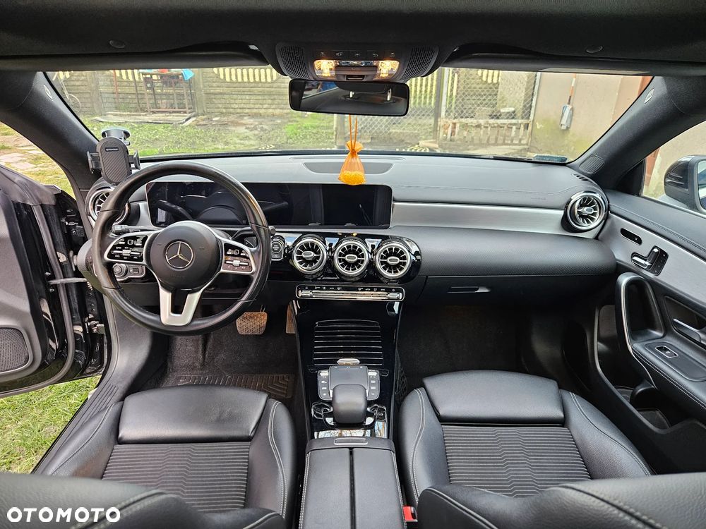 Mercedes-Benz CLA 220 d 4-Matic 8G-DCT - 14