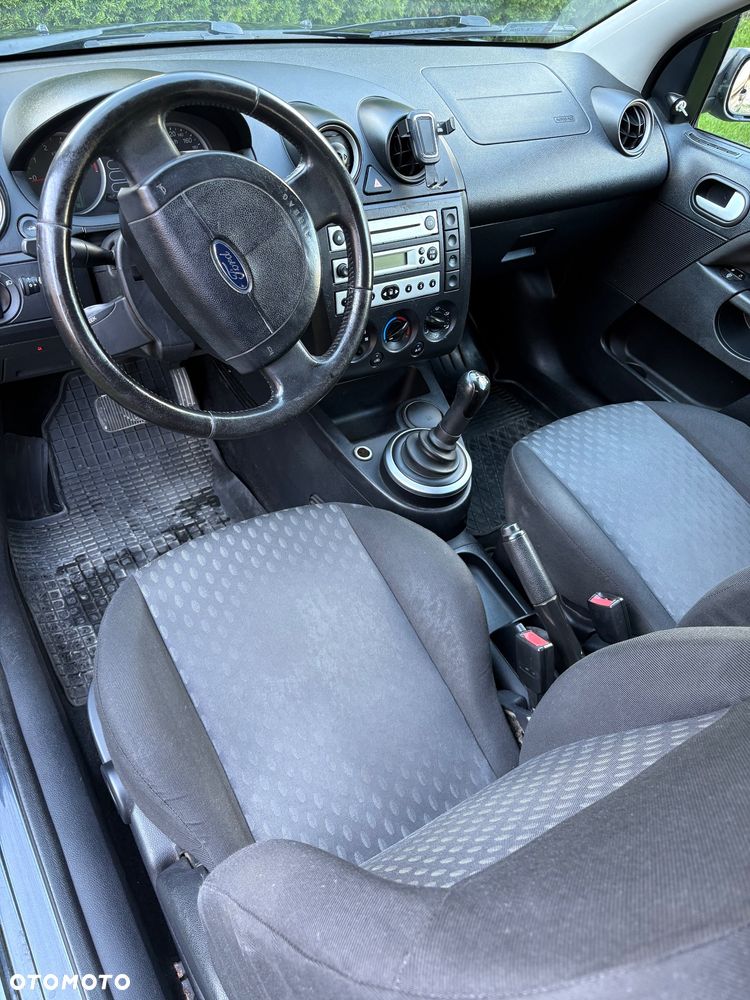 Ford Fiesta - 9