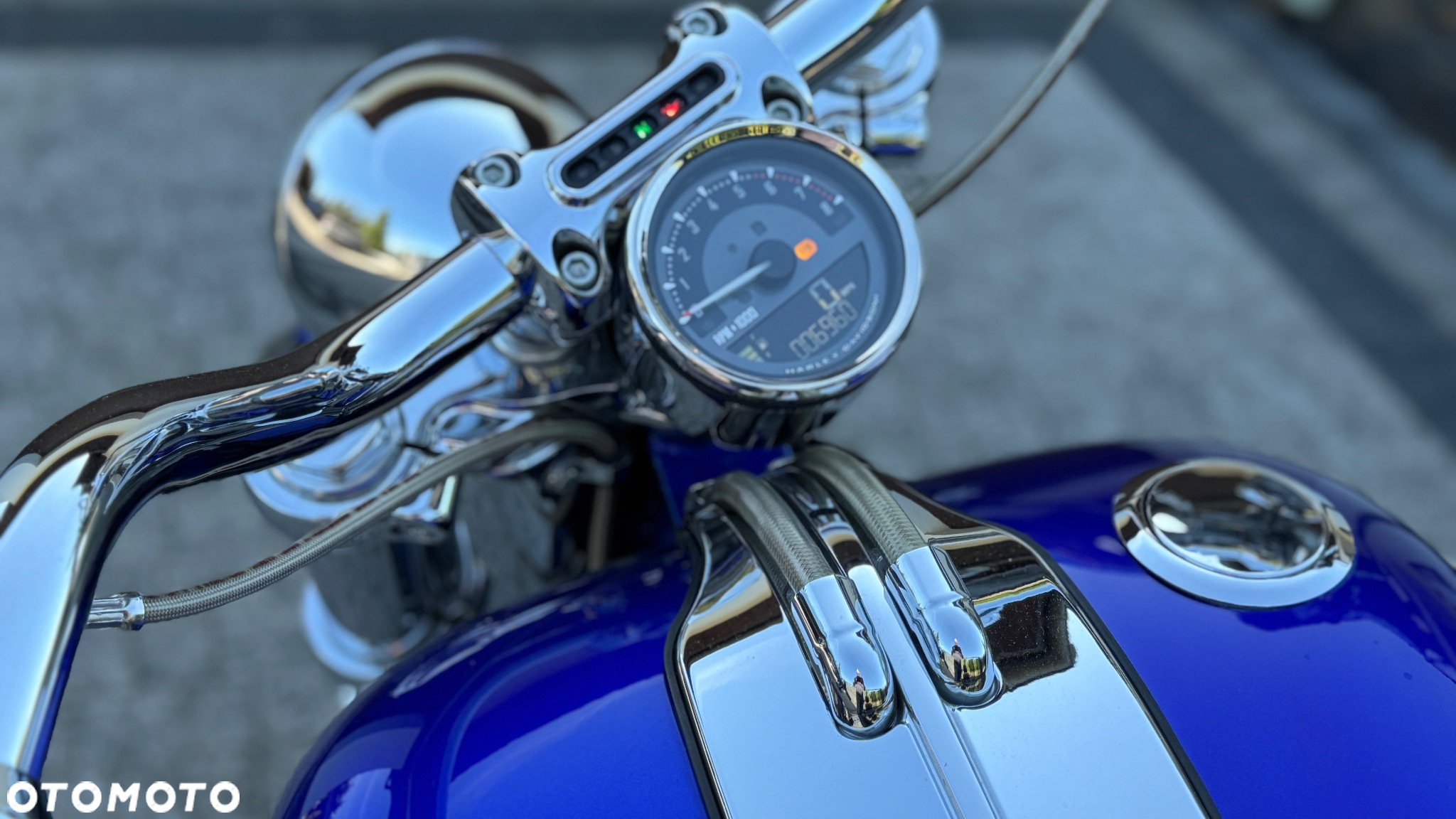 Harley-Davidson Softail Breakout - 12