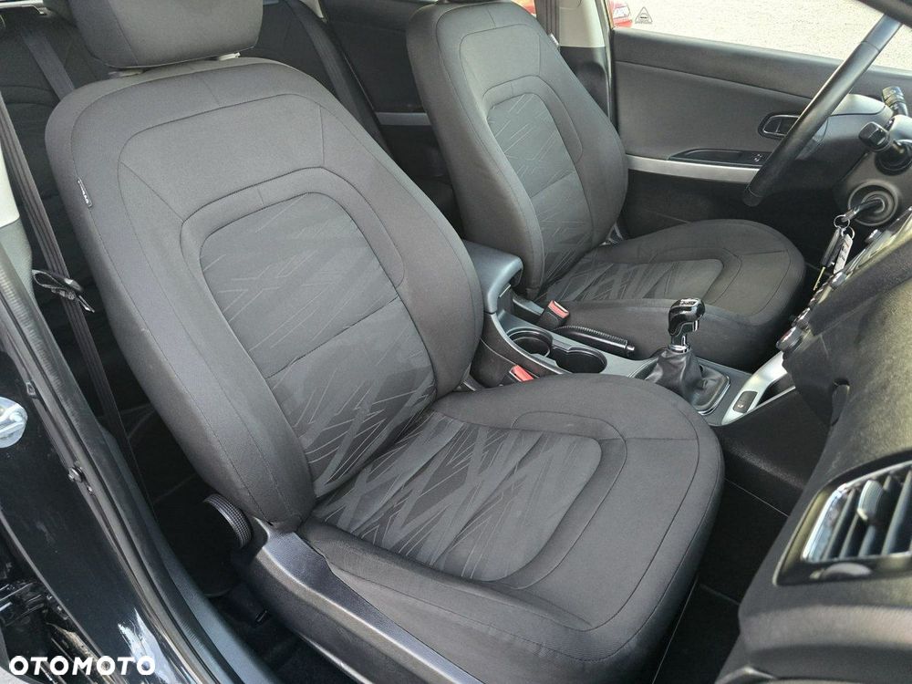 Kia Ceed - 12