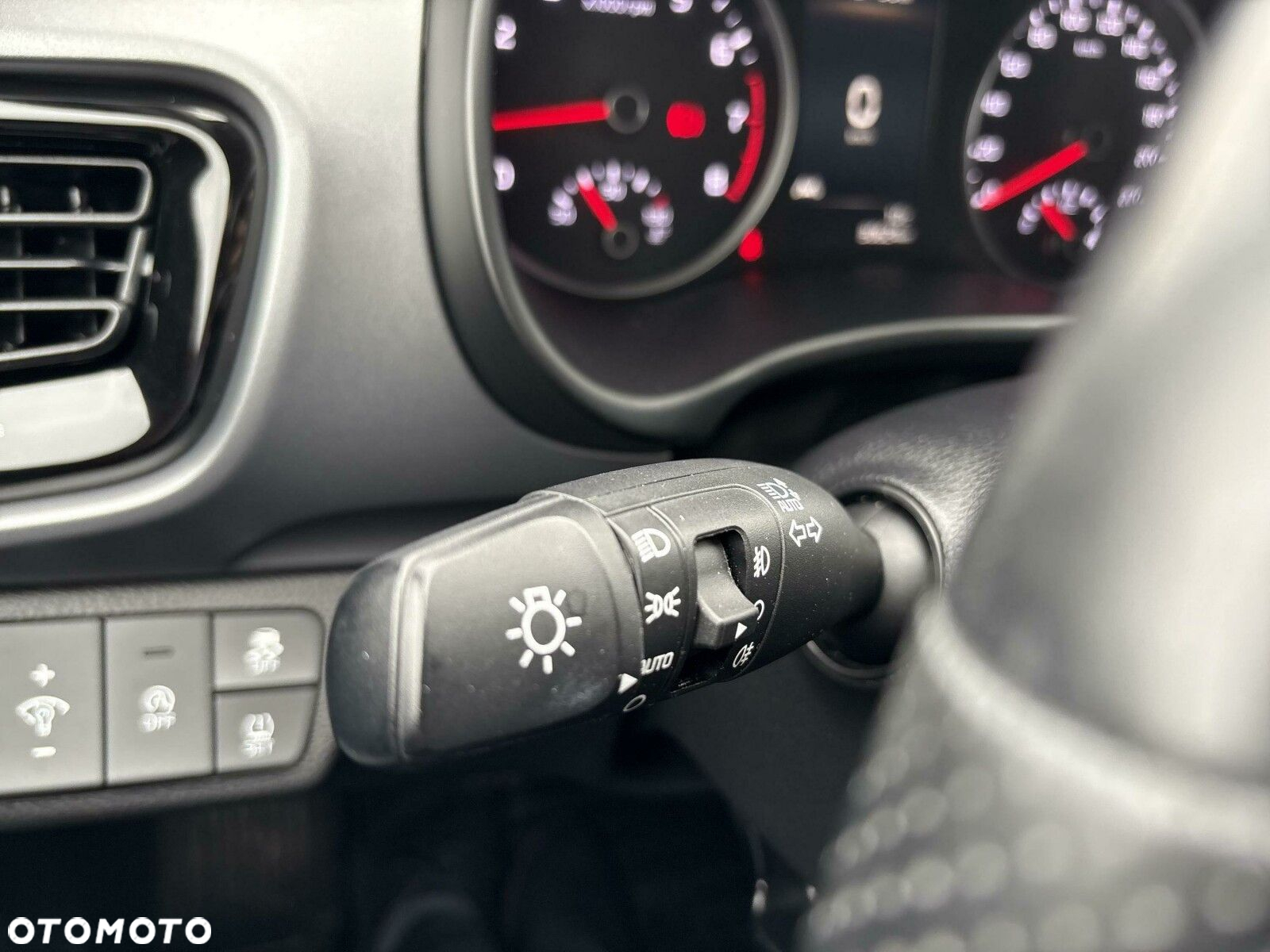Kia Stonic 1.2 L - 12