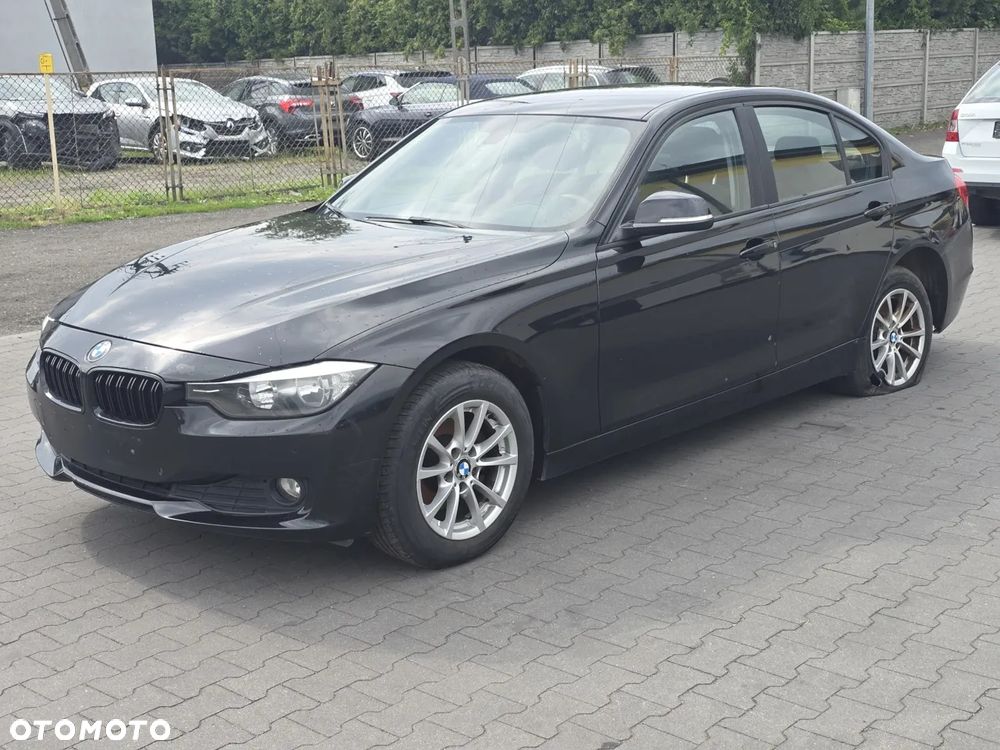 BMW Seria 3 318d - 5