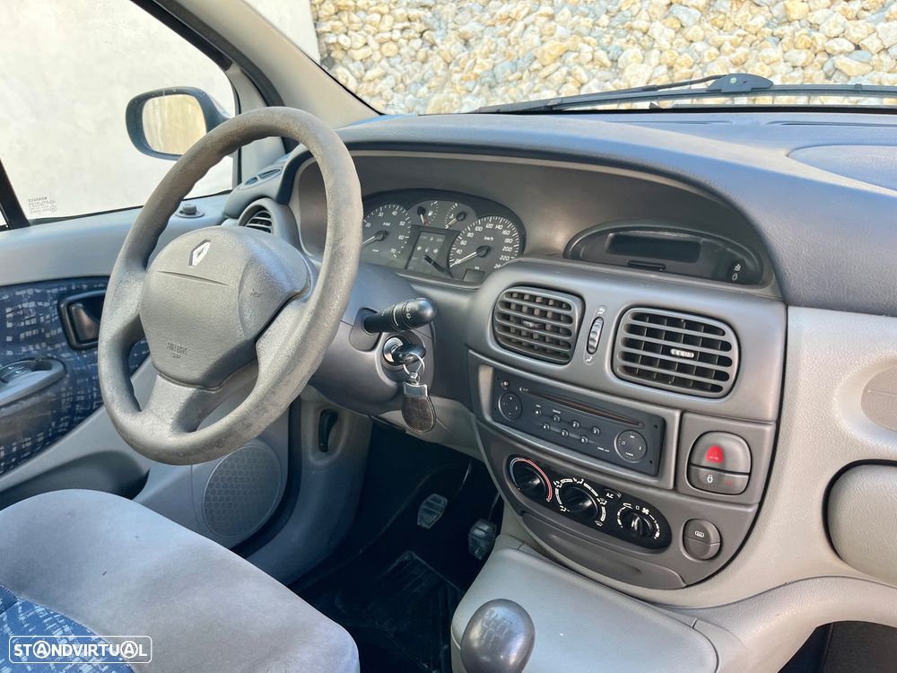 Renault Mégane Scénic 1.4 16V RT - 23