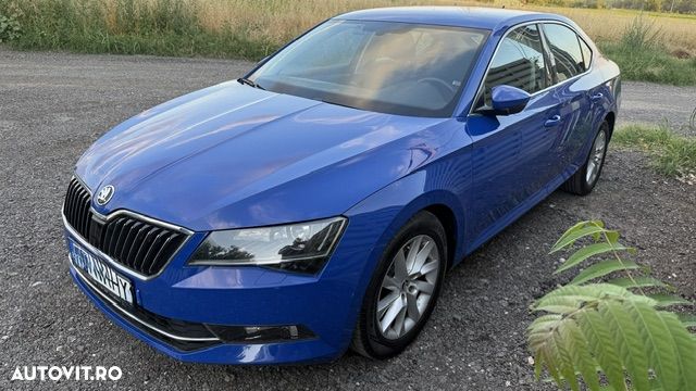 Skoda Superb 2.0 TDI DSG Ambition - 2