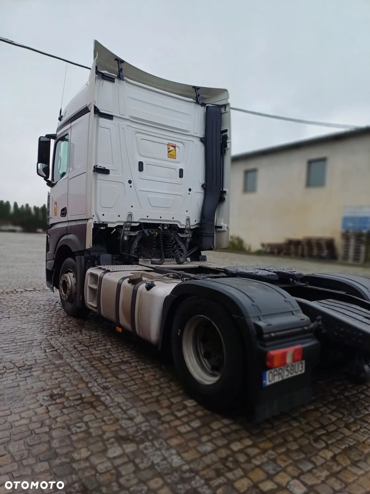 Mercedes-Benz ACTROS - 3